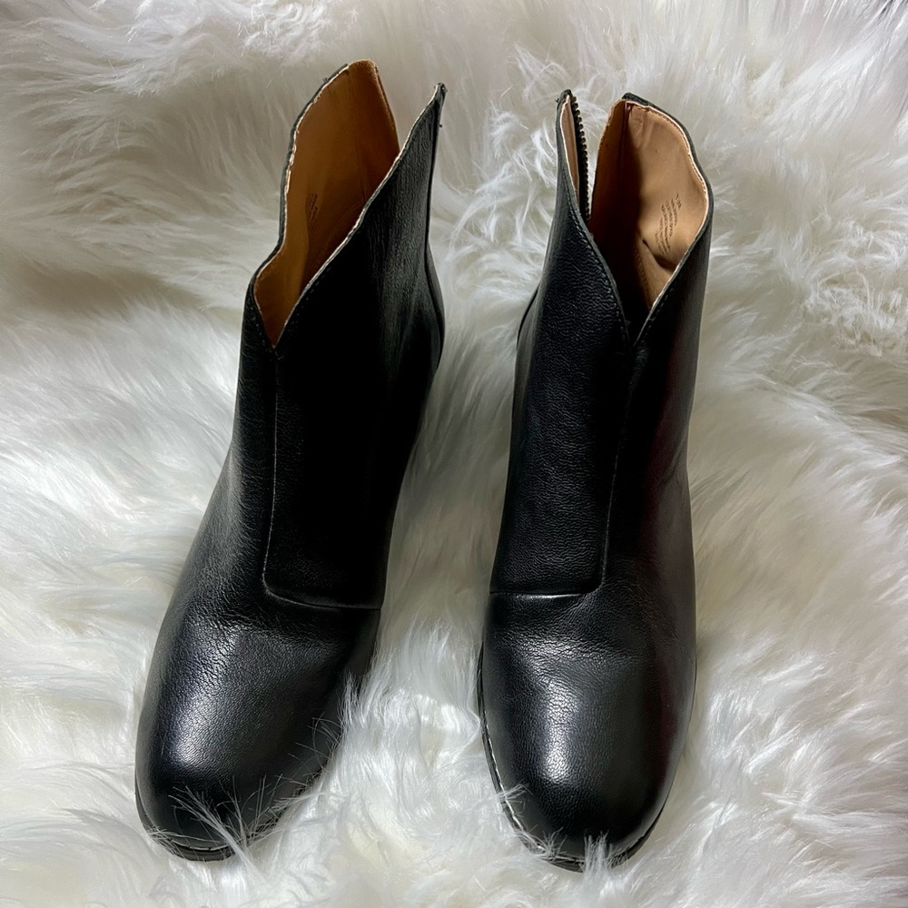 Nine West Jarred Leather Upper Ankle Boots